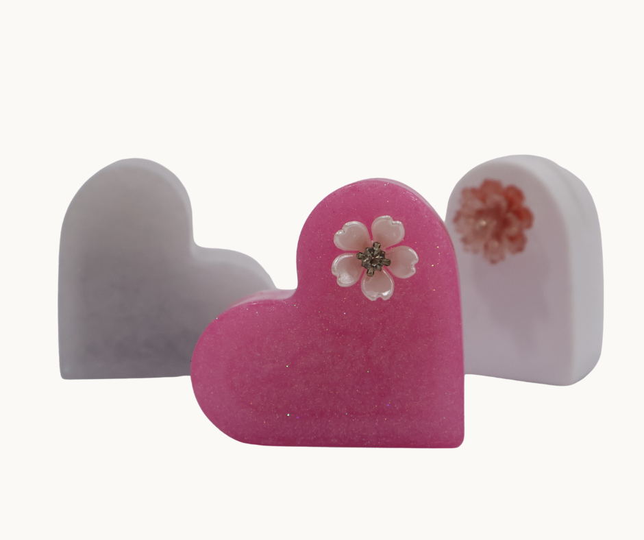 Heart Resin Place Card Holders – Wedding Table Name Holders | Menu, Photo & Card Display Stand