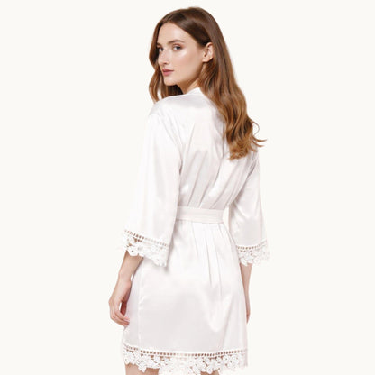Soft Glam Moments: Floral Lace Bridal Robe for Effortless Wedding Morning Elegance