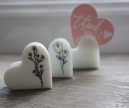 Heart Resin Place Card Holders – Wedding Table Name Holders | Menu, Photo & Card Display Stand