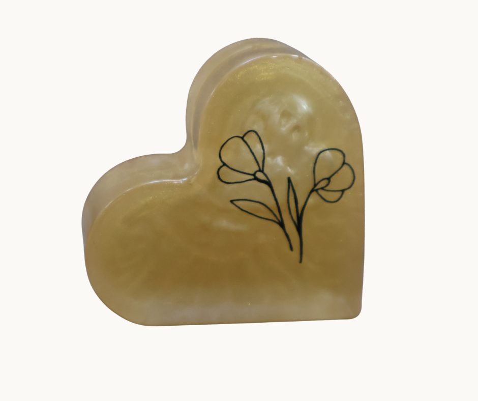 Heart Resin Place Card Holders – Wedding Table Name Holders | Menu, Photo & Card Display Stand